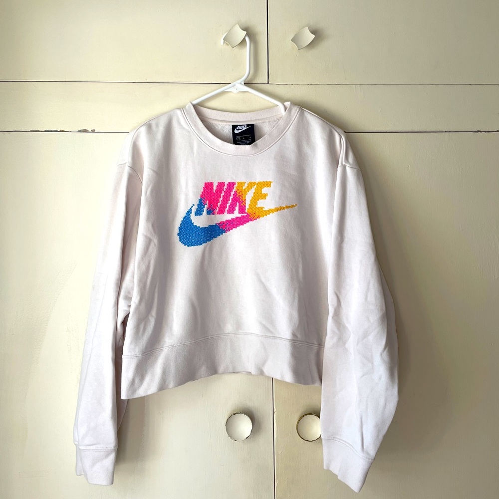 COPY - White Nike semi-crop sweatshirt!